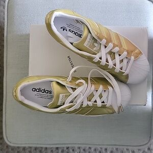 Adidas Superstar